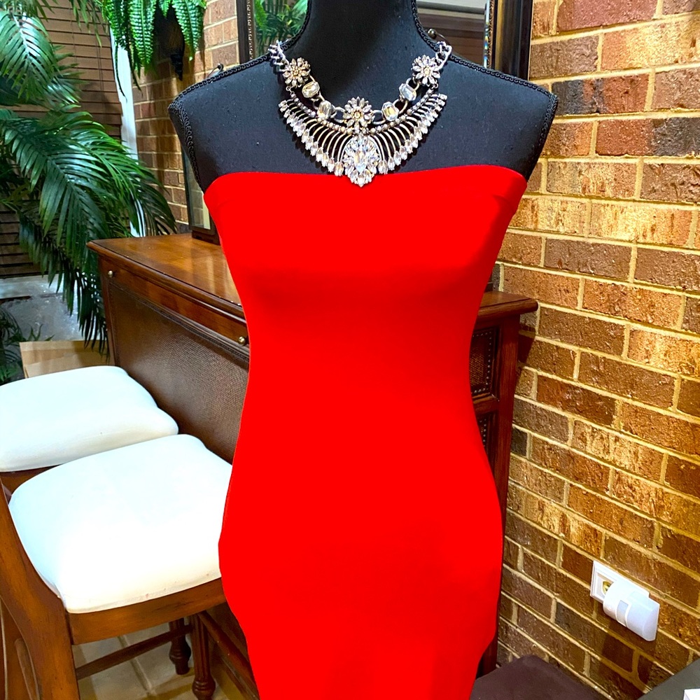 Dress - Picture 2 of 10